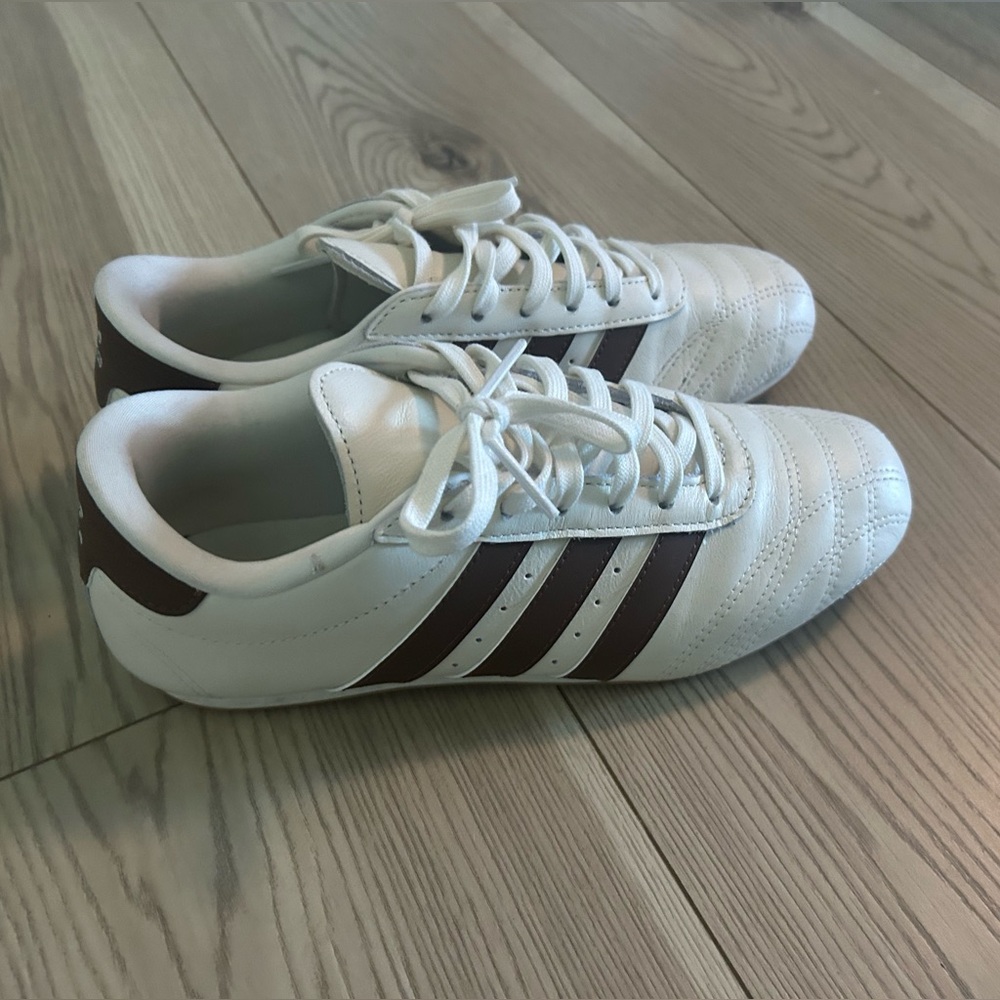 Adidas - Picture 1 of 2